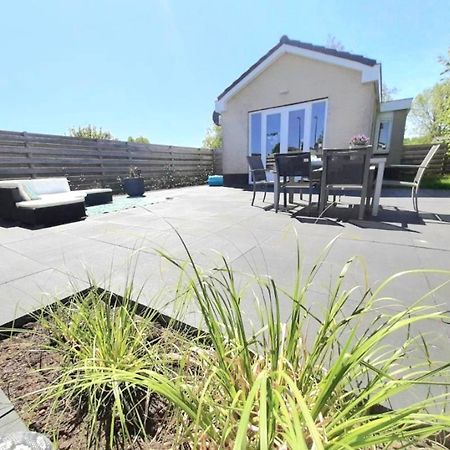 Huisje Britt Met Grote Tuin En Veel Privacy Dirkshorn Dış mekan fotoğraf