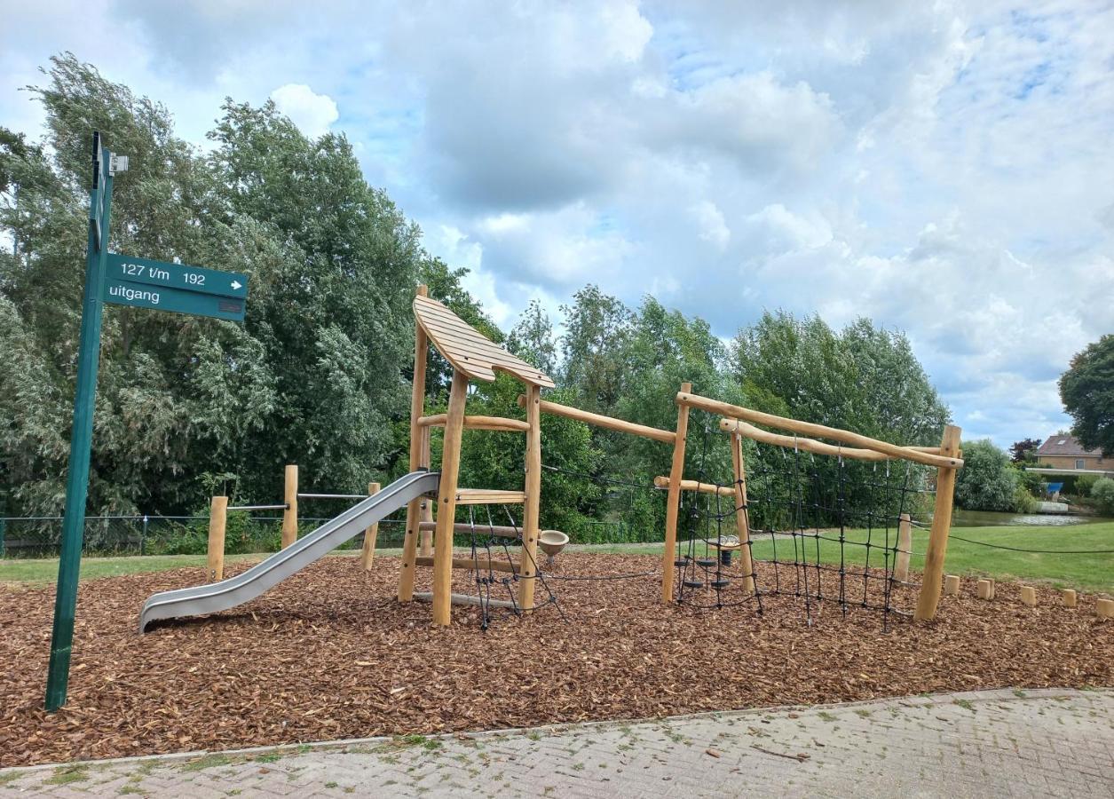Huisje Britt Met Grote Tuin En Veel Privacy Dirkshorn Dış mekan fotoğraf
