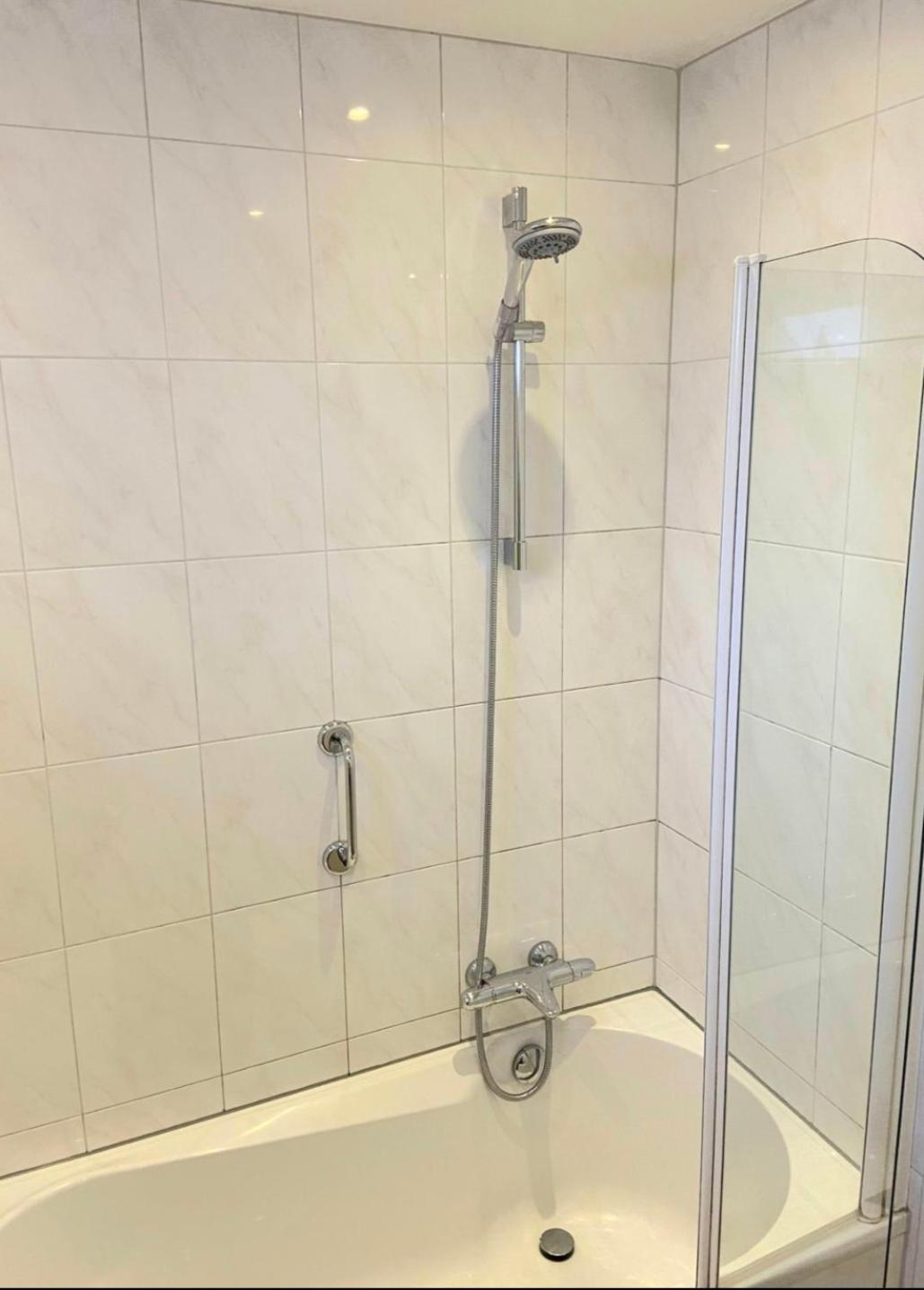 Huisje Britt Met Grote Tuin En Veel Privacy Dirkshorn Dış mekan fotoğraf