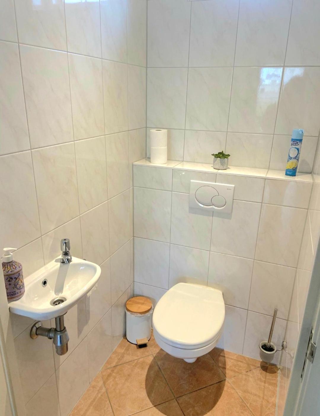 Huisje Britt Met Grote Tuin En Veel Privacy Dirkshorn Dış mekan fotoğraf